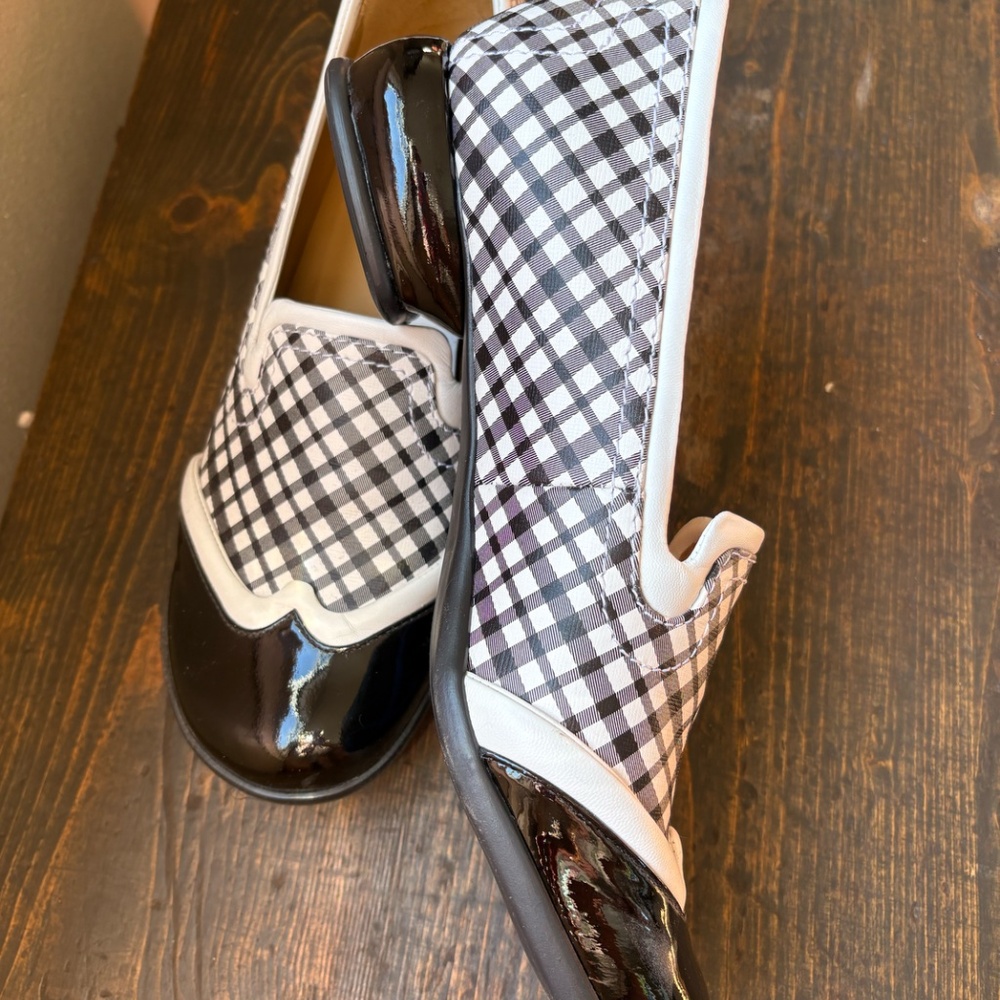 John Fluevog Fellowship Loafers - Picture 2 of 3